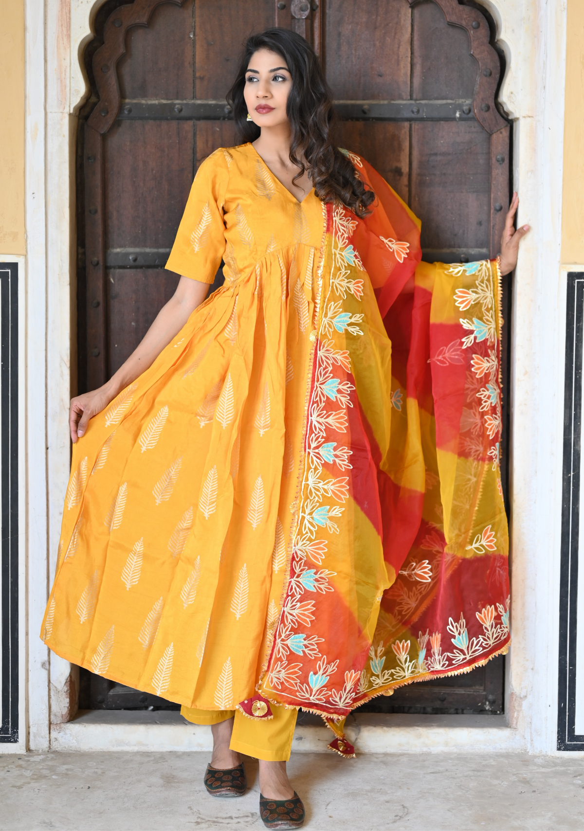 YELLOW DAFFODIL HANDBLOCK GOTAPATTI SUIT SET