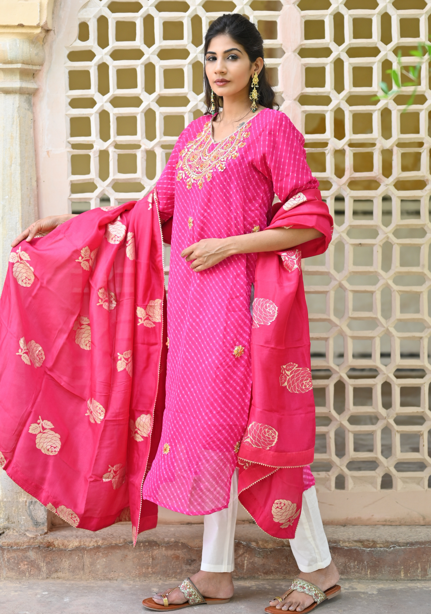 PINK ROSE GOTAPATTI LEHERIYA SUIT SET