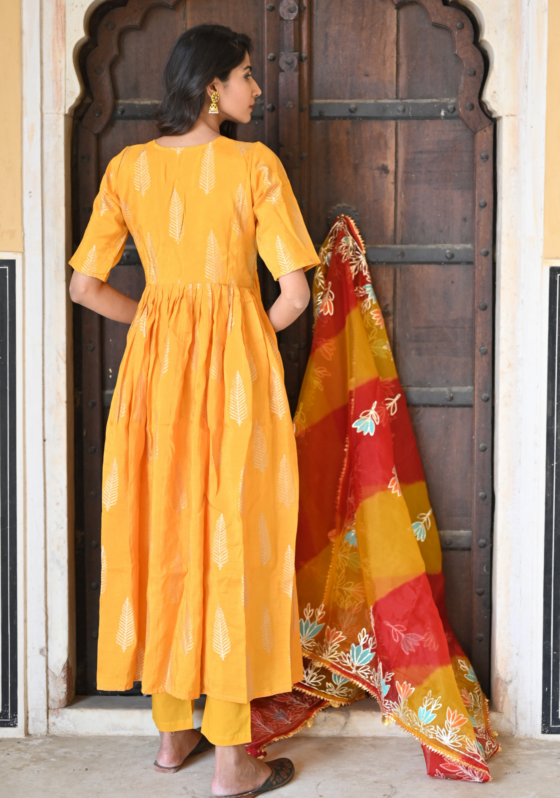 YELLOW DAFFODIL HANDBLOCK GOTAPATTI SUIT SET