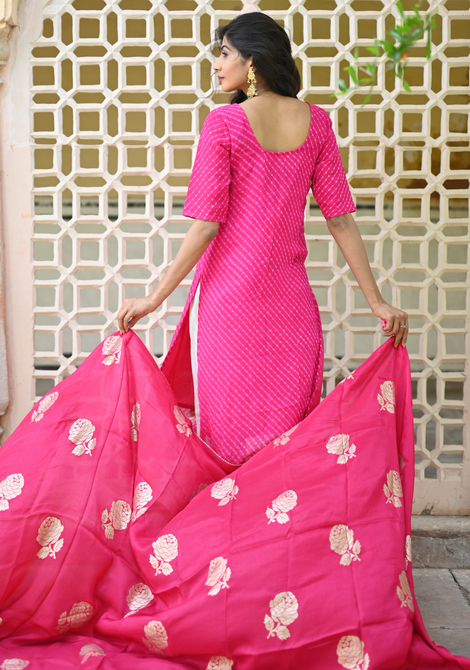 PINK ROSE GOTAPATTI LEHERIYA SUIT SET